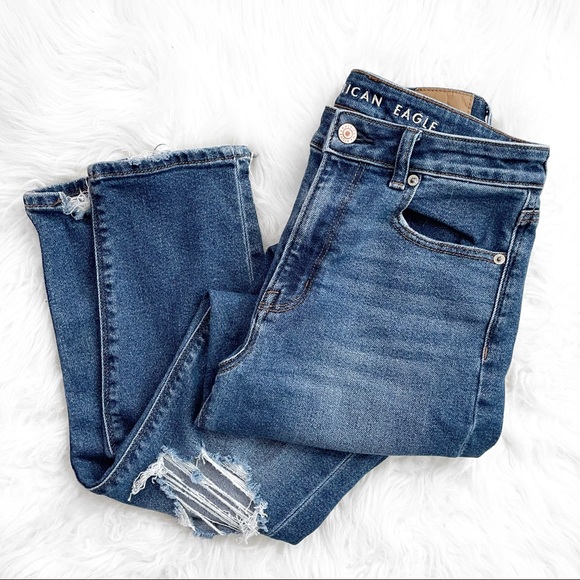 American Eagle High Rise Distressed Mom Jeans - 2 - Picture 15 of 16